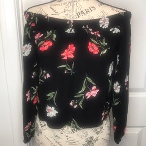 4/$25 Hollister off the Shoulder Floral Crop Top